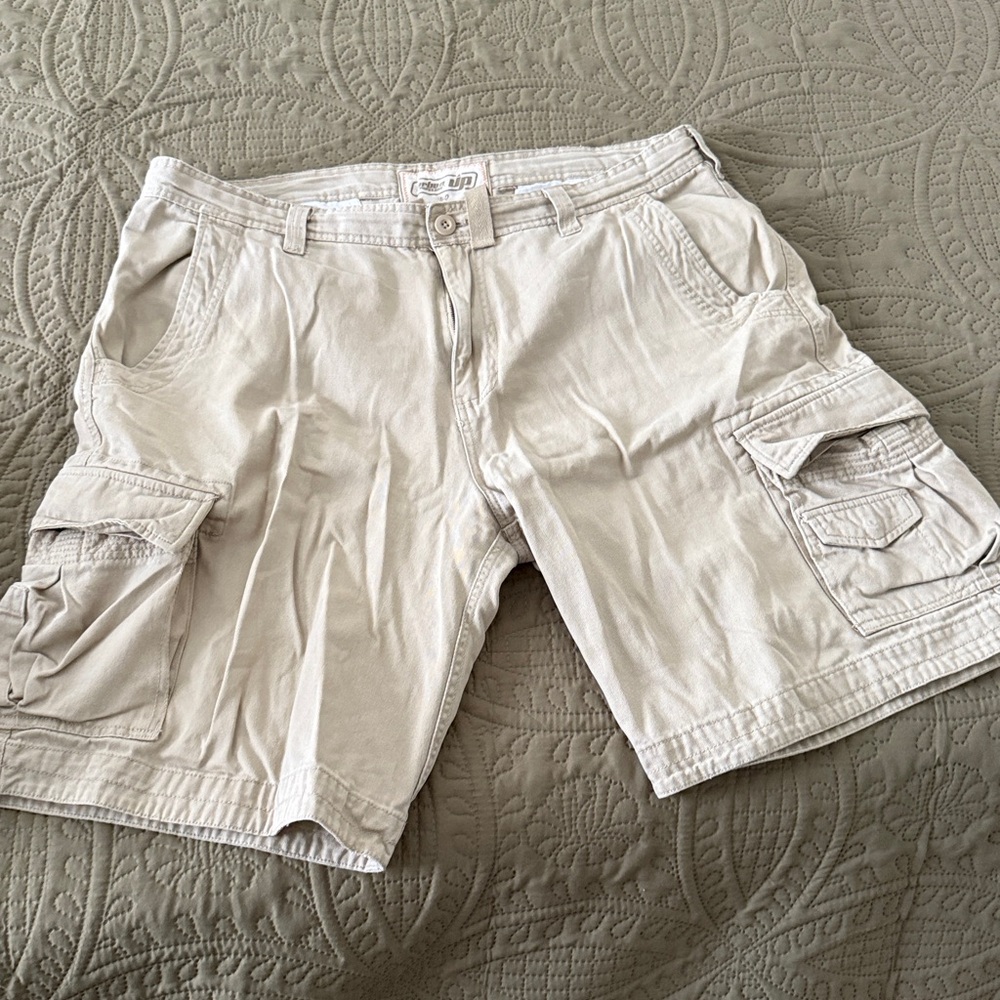 Men’s Urban Pipeline Khaki Cargo Shorts